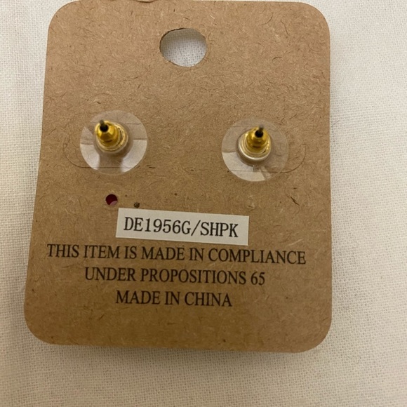 🔵4/$20 Fashion Earrings Pierced Posts Peach Color NWT - Picture 2 of 2